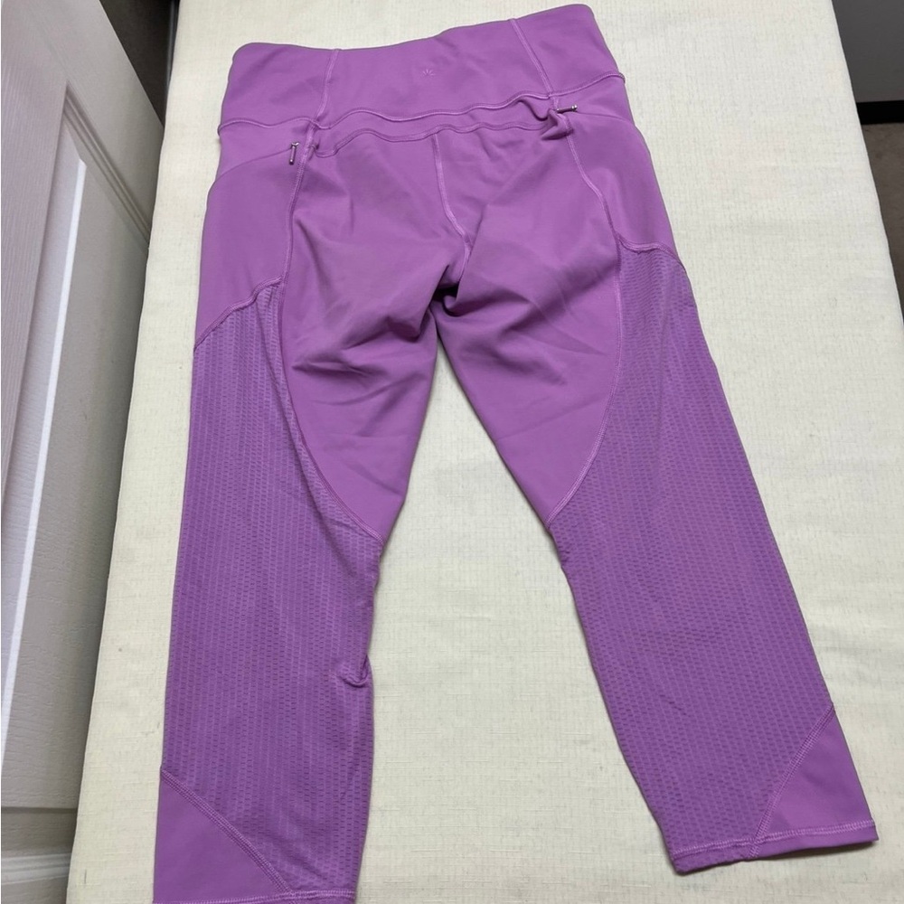 Athleta S violet blush mesh contender capri leggings - Picture 5 of 10